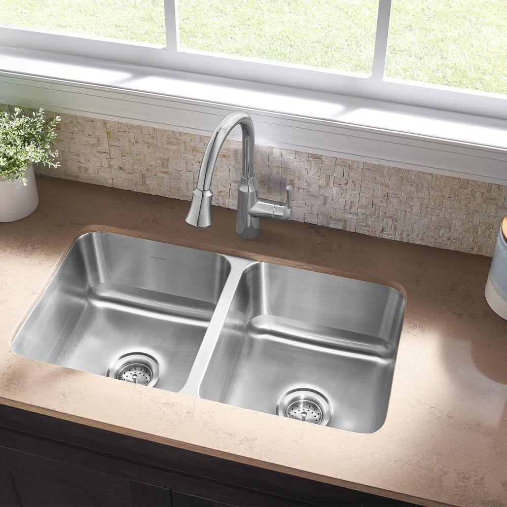 32-in x 18-in Double-Basin Stainless Steel Undermount Kitchen Sink R726