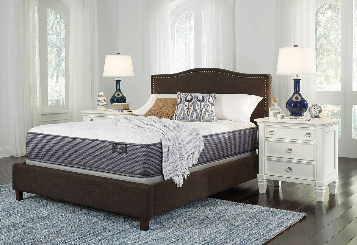 Plush Full Mattress - White U363