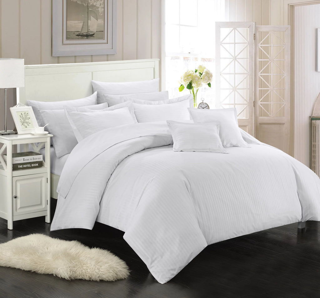 White 7-Piece Comforter Set D620824