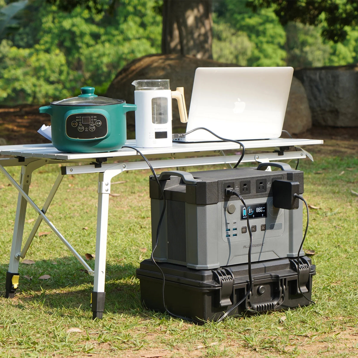 2000 Watt 1500Wh Portable Power Station with 140W Foldable Solar Panel Y307539