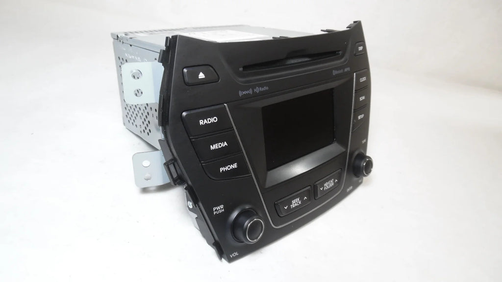 CD Player Radio Media Receiver with Display OEM V868273
