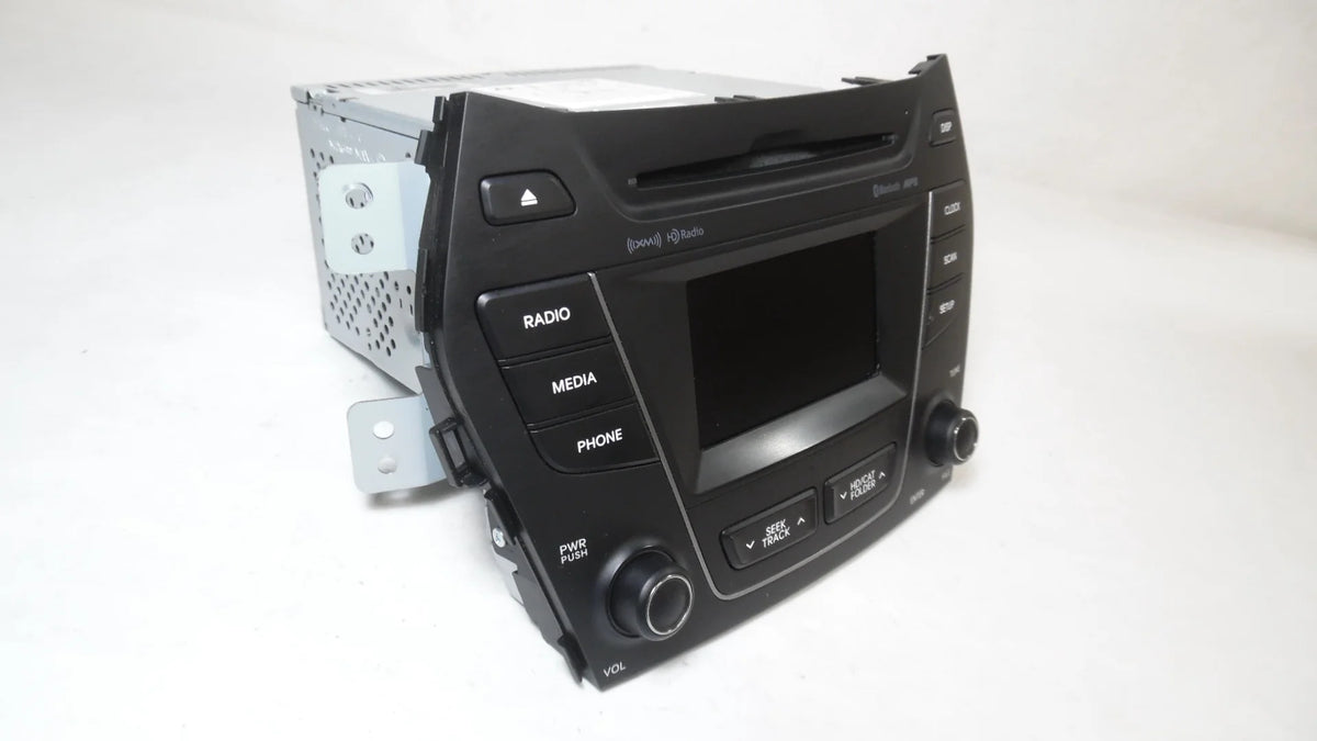 CD Player Radio Media Receiver with Display OEM V868273
