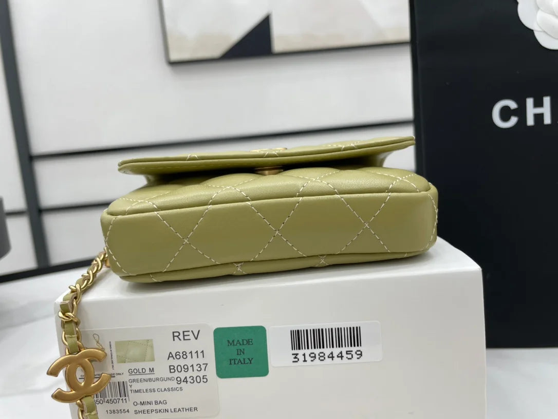 Green Mini Flap Bag D652
