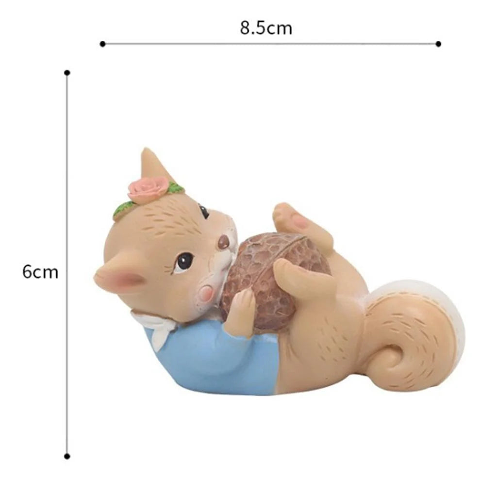 Walnut Mini Resin Squirrel Figures Hand-painted Ornament G81025